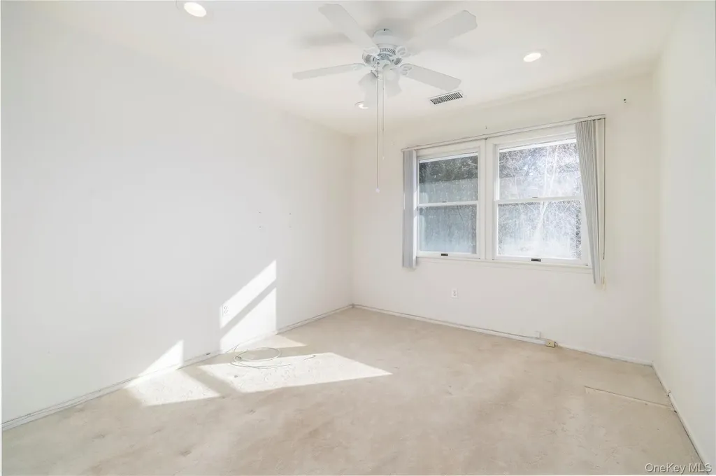 22 Ridgewood Drive Wantagh NY 11793