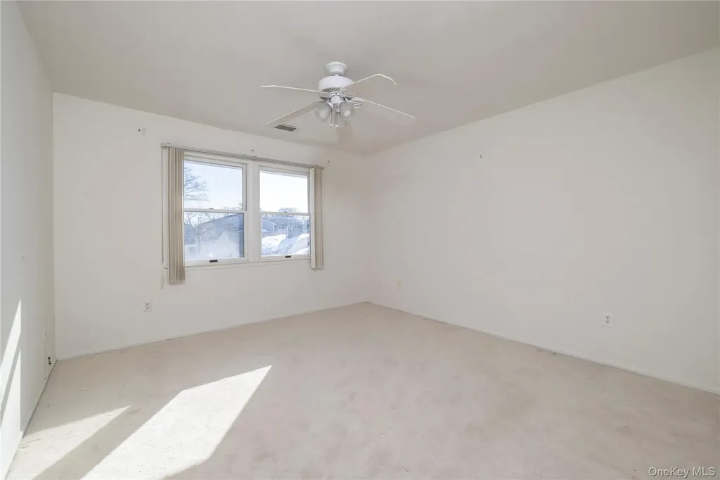 22 Ridgewood Drive Wantagh NY 11793