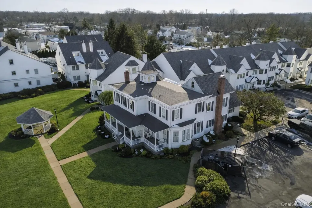 22 Ridgewood Drive Wantagh NY 11793