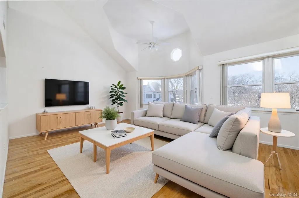 22 Ridgewood Drive Wantagh NY 11793