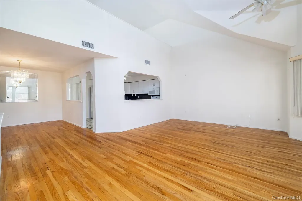 22 Ridgewood Drive Wantagh NY 11793