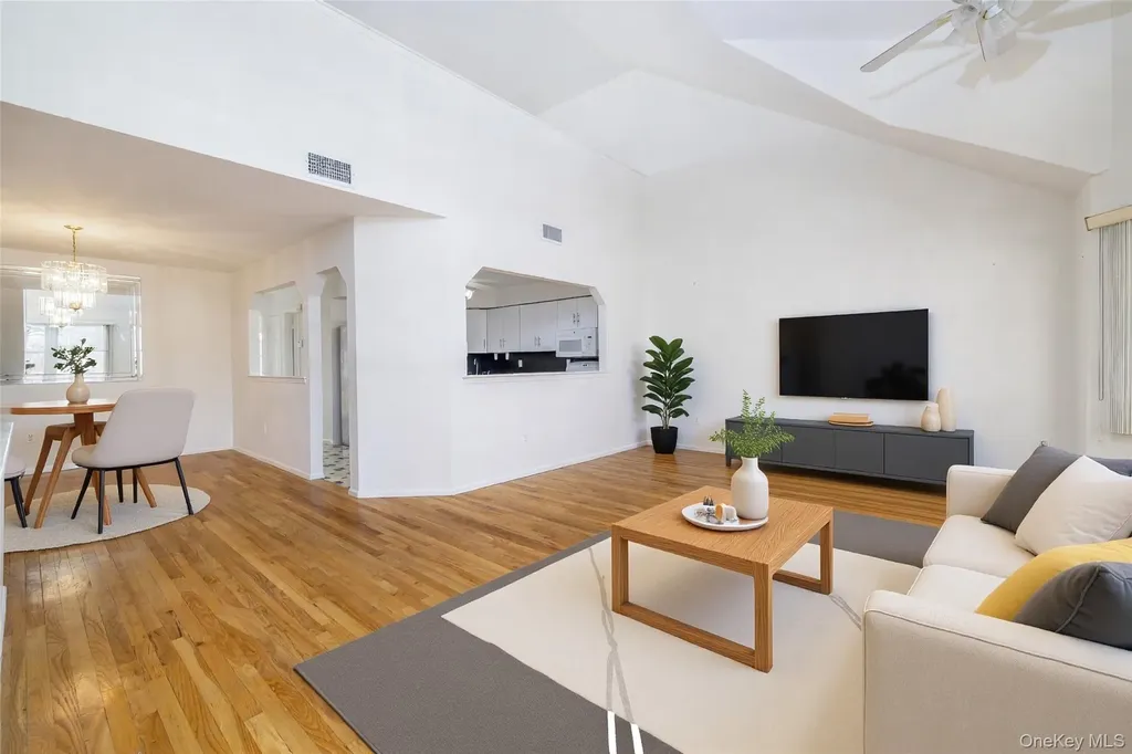 22 Ridgewood Drive Wantagh NY 11793