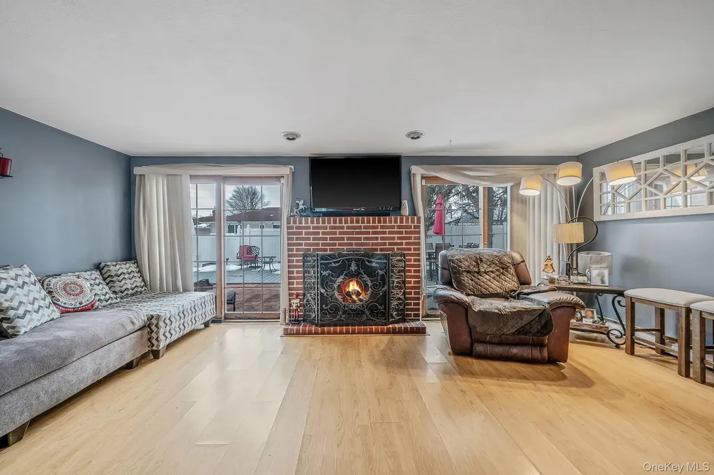 54 Pacific Avenue Deer Park NY 11729