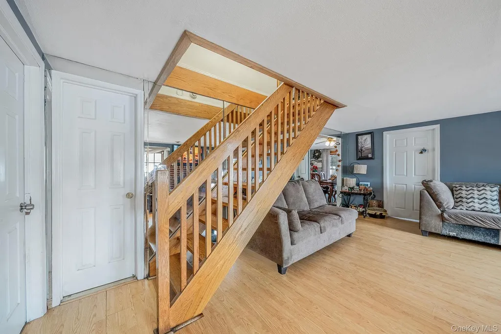 54 Pacific Avenue Deer Park NY 11729
