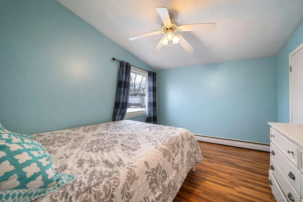 54 Pacific Avenue Deer Park NY 11729