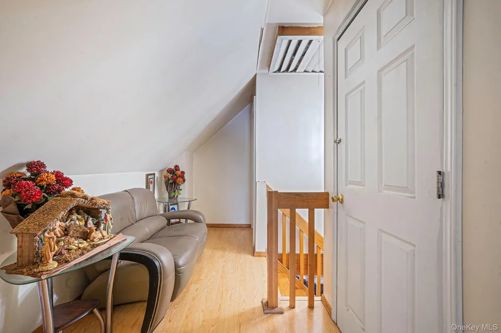 54 Pacific Avenue Deer Park NY 11729