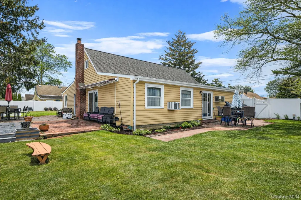 54 Pacific Avenue Deer Park NY 11729