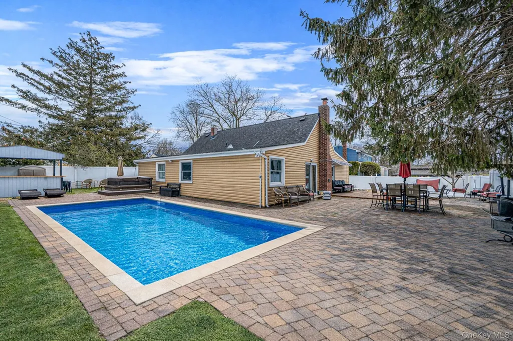 54 Pacific Avenue Deer Park NY 11729