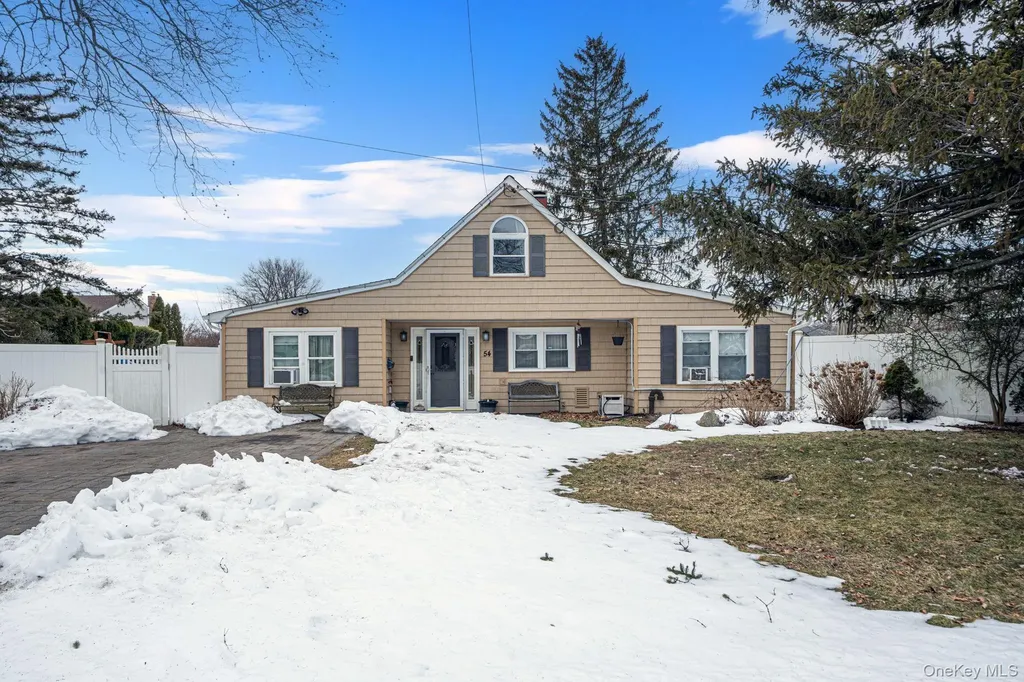 54 Pacific Avenue Deer Park NY 11729