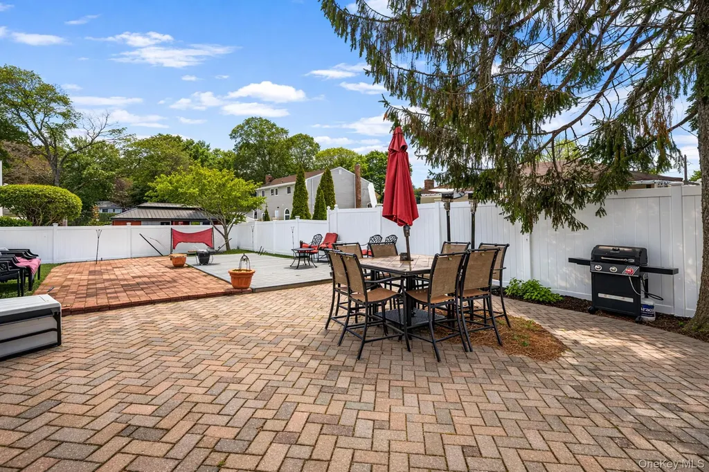 54 Pacific Avenue Deer Park NY 11729