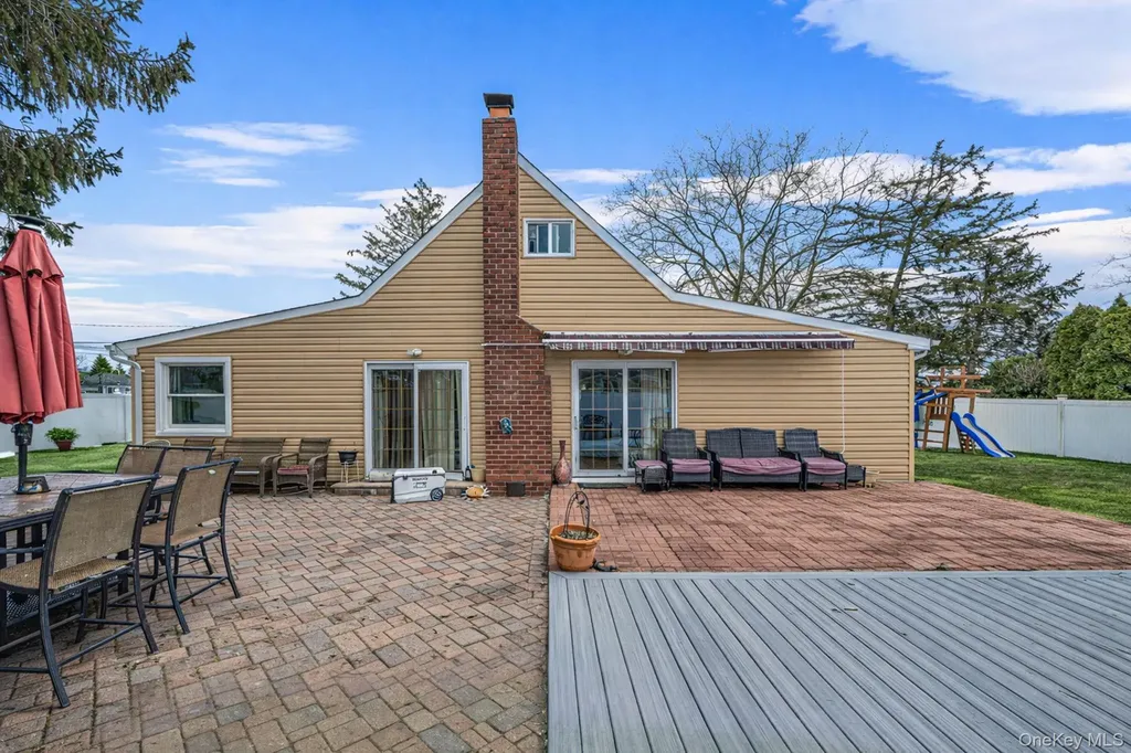 54 Pacific Avenue Deer Park NY 11729