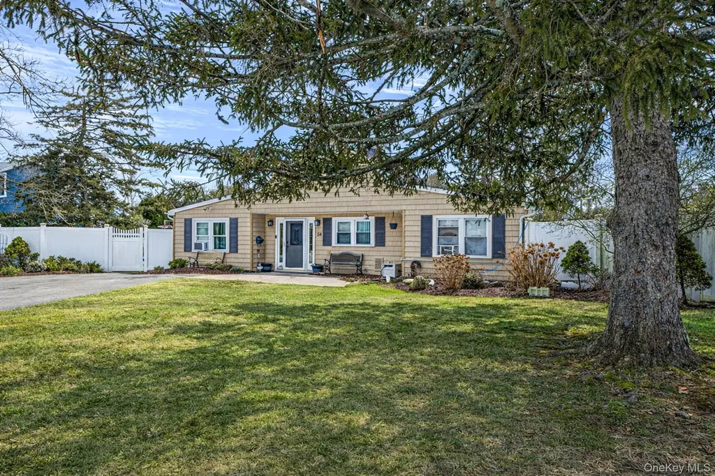 54 Pacific Avenue Deer Park NY 11729