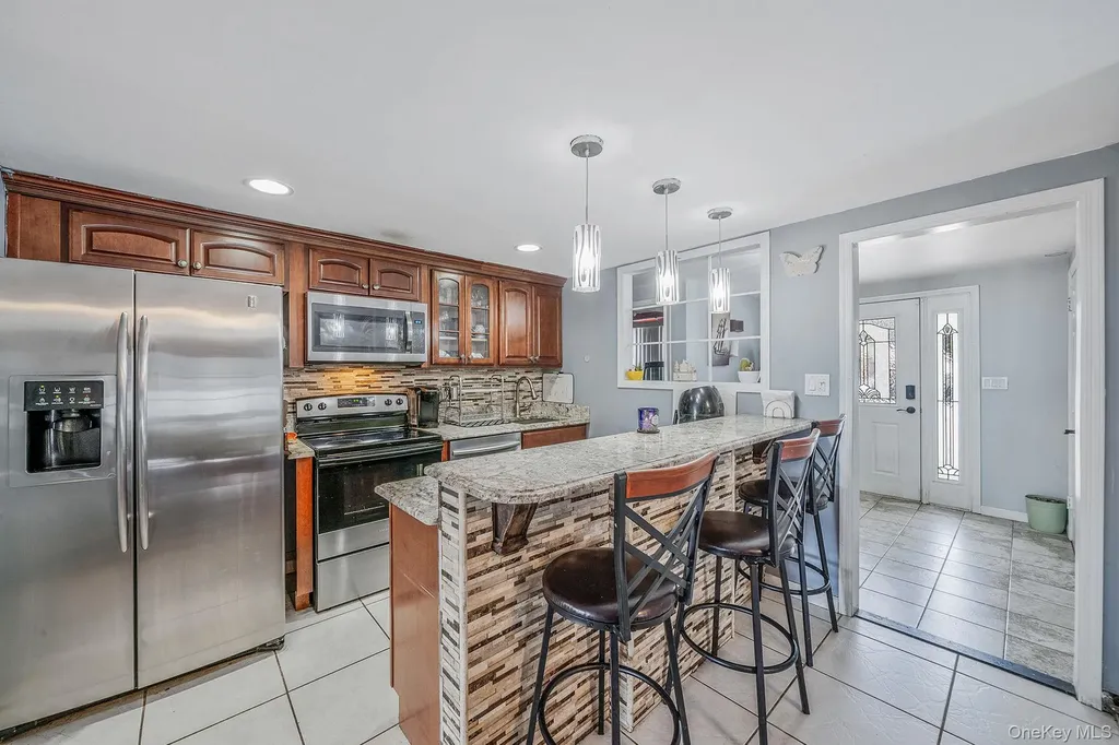 54 Pacific Avenue Deer Park NY 11729
