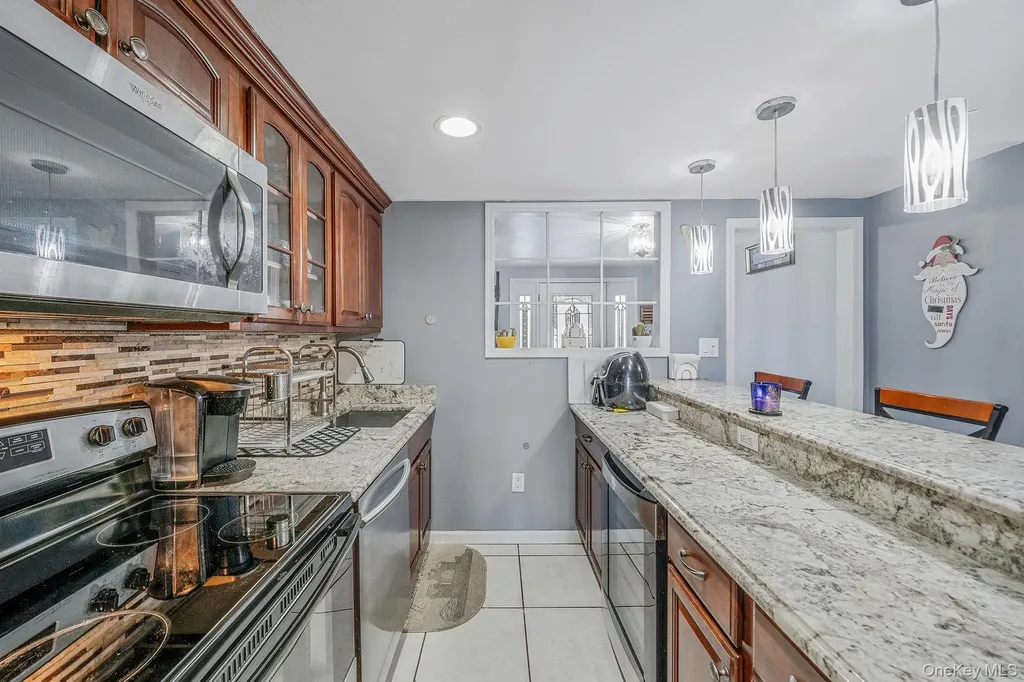 54 Pacific Avenue Deer Park NY 11729