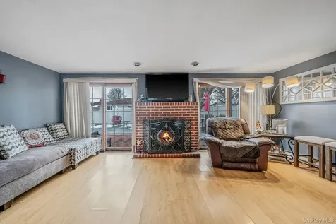54 Pacific Avenue Deer Park NY 11729
