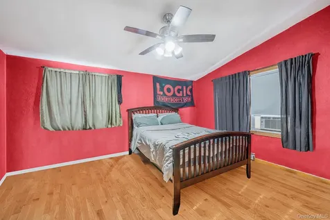 54 Pacific Avenue Deer Park NY 11729