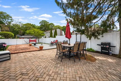 54 Pacific Avenue Deer Park NY 11729