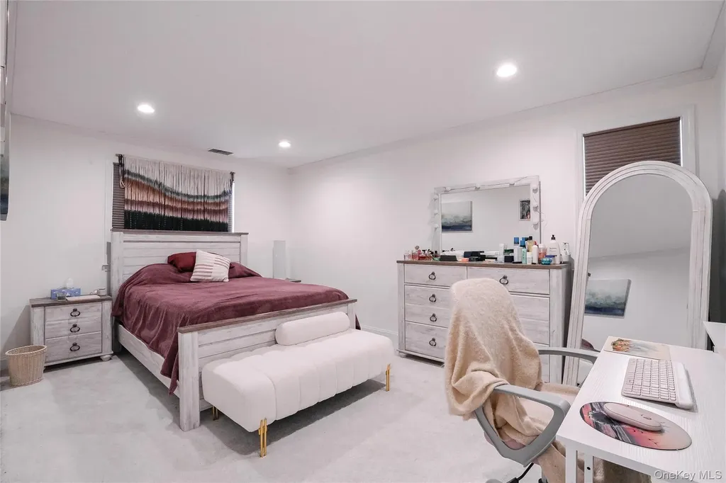37 Harbor Lane New Rochelle NY 10805