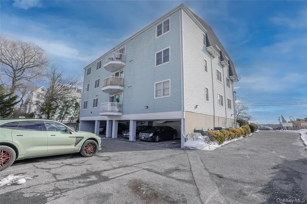 37 Harbor Lane New Rochelle NY 10805