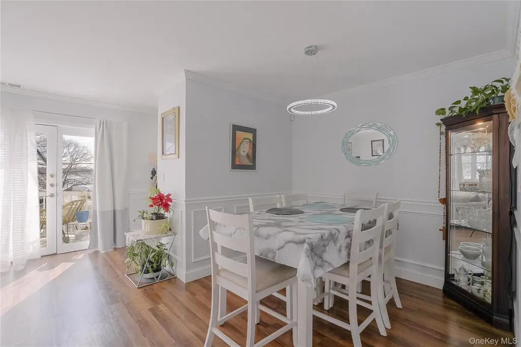 37 Harbor Lane New Rochelle NY 10805