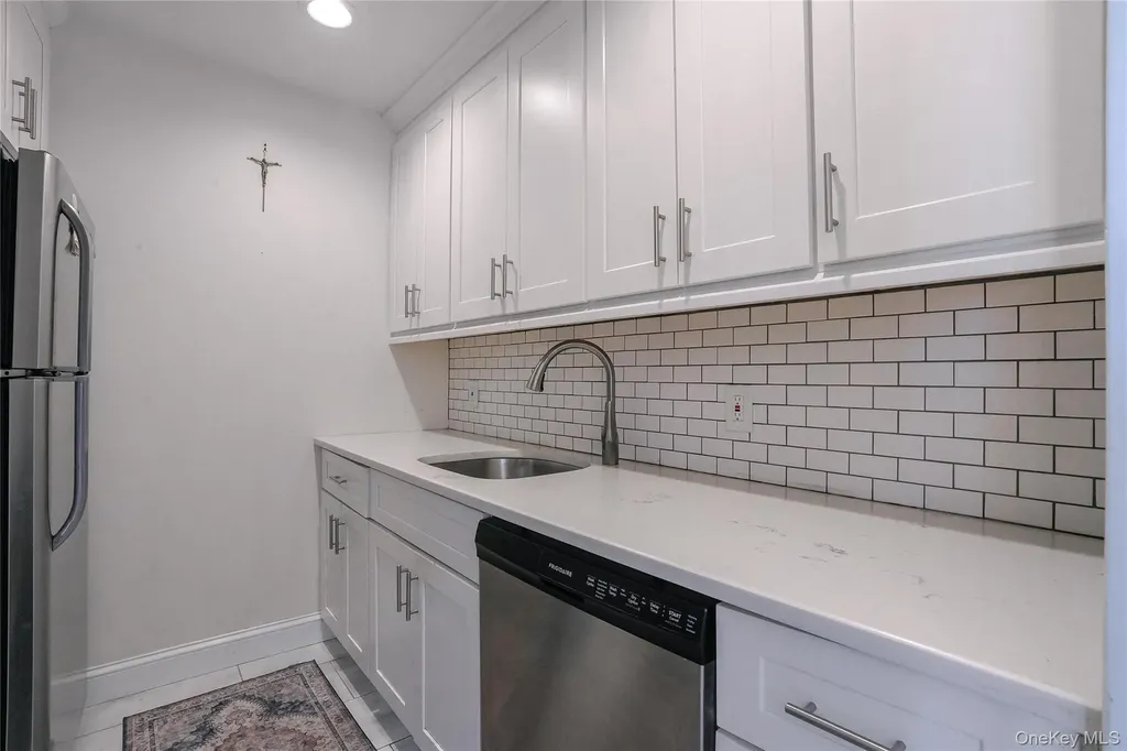 37 Harbor Lane New Rochelle NY 10805