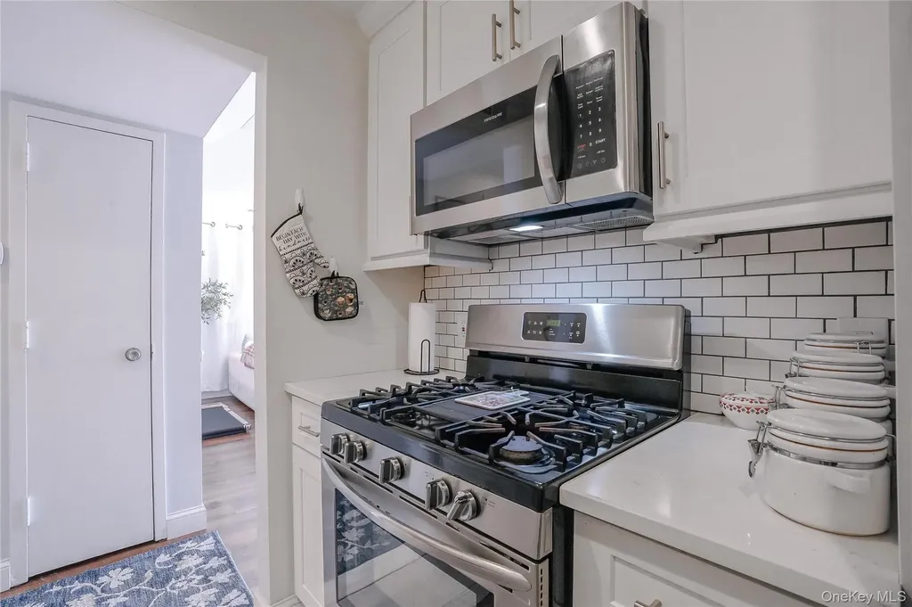 37 Harbor Lane New Rochelle NY 10805