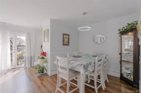 37 Harbor Lane New Rochelle NY 10805