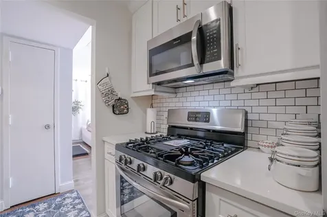 37 Harbor Lane New Rochelle NY 10805