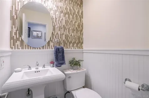 37 Harbor Lane New Rochelle NY 10805