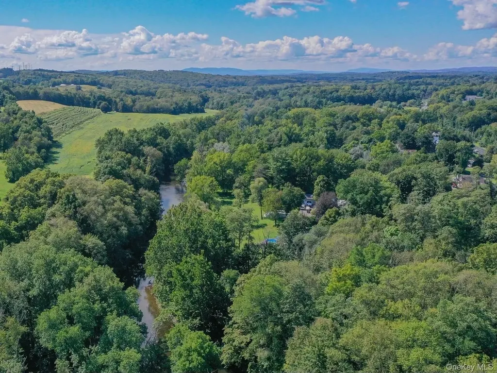 1380 Route 44 Pleasant Valley NY 12569