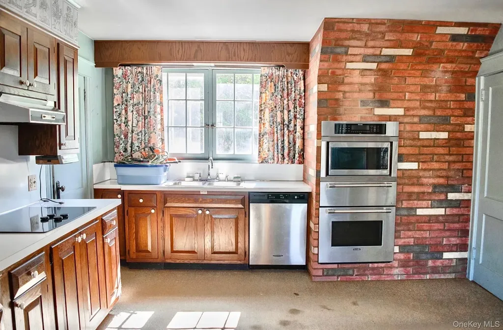 1380 Route 44 Pleasant Valley NY 12569
