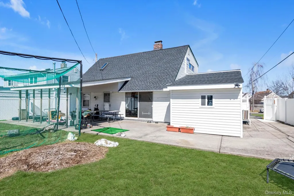 4 Carriage Lane Levittown NY 11756