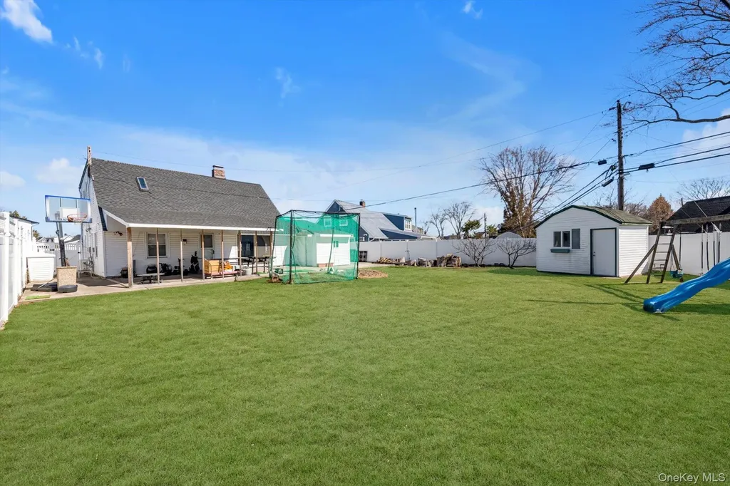 4 Carriage Lane Levittown NY 11756