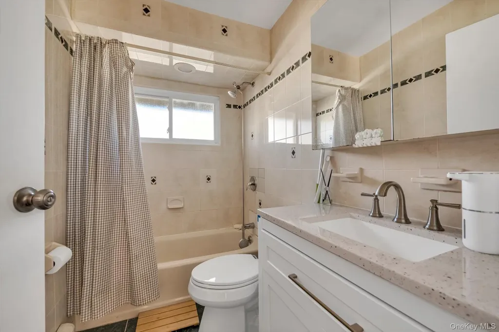 4 Carriage Lane Levittown NY 11756