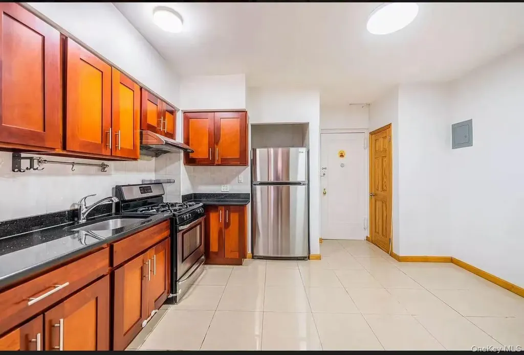 4018 Hampton Street Elmhurst NY 11373