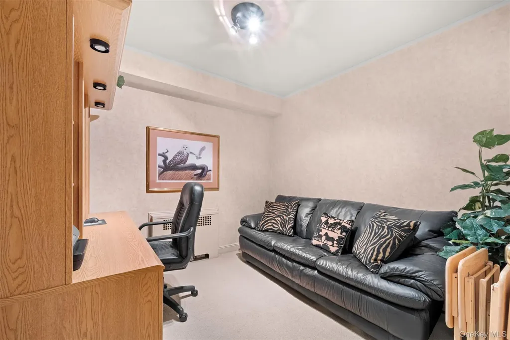 23 Parkside Drive Great Neck NY 11021