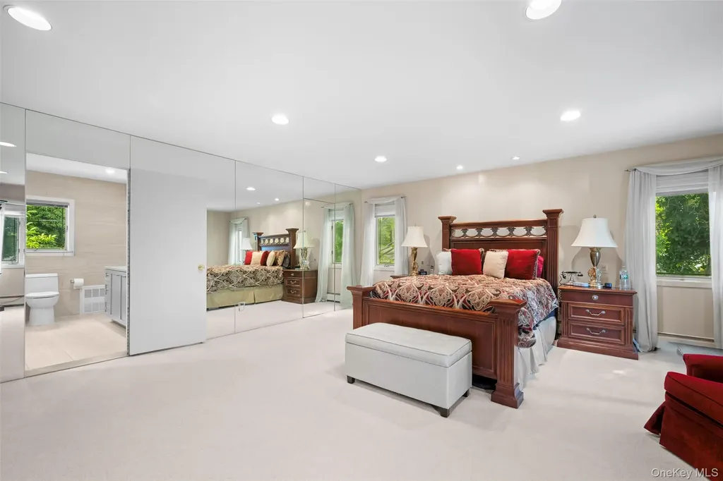 23 Parkside Drive Great Neck NY 11021