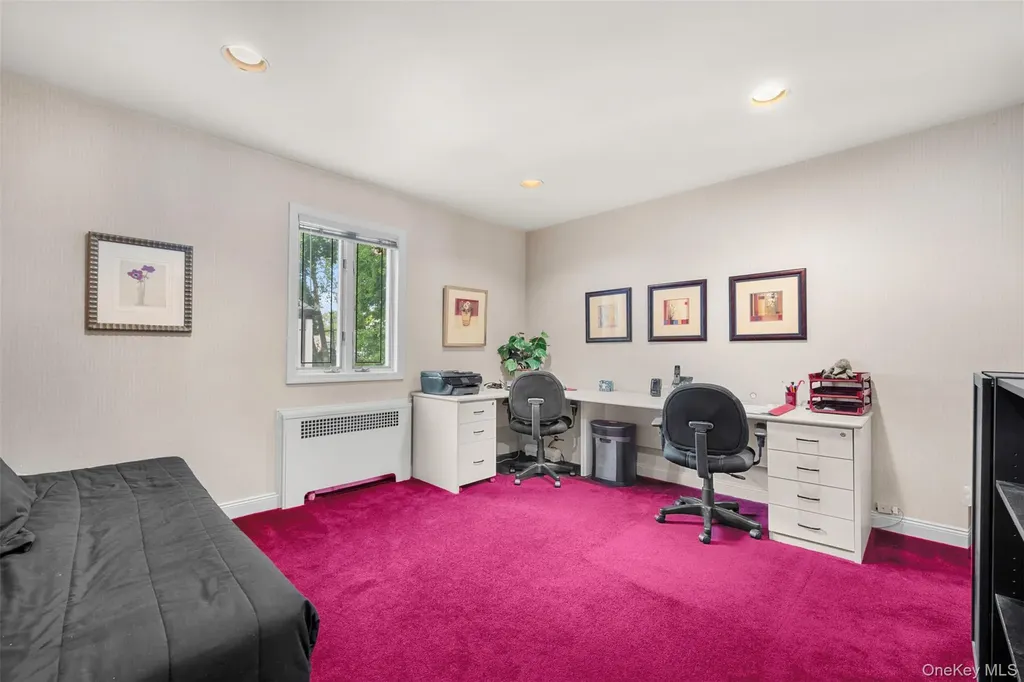 23 Parkside Drive Great Neck NY 11021