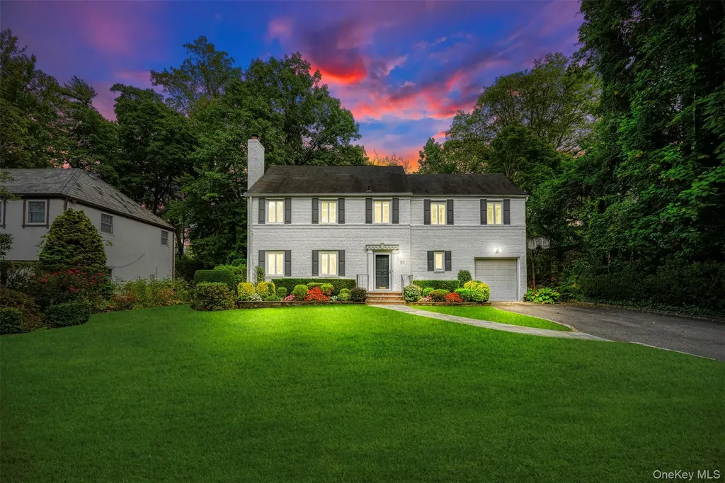 23 Parkside Drive Great Neck NY 11021