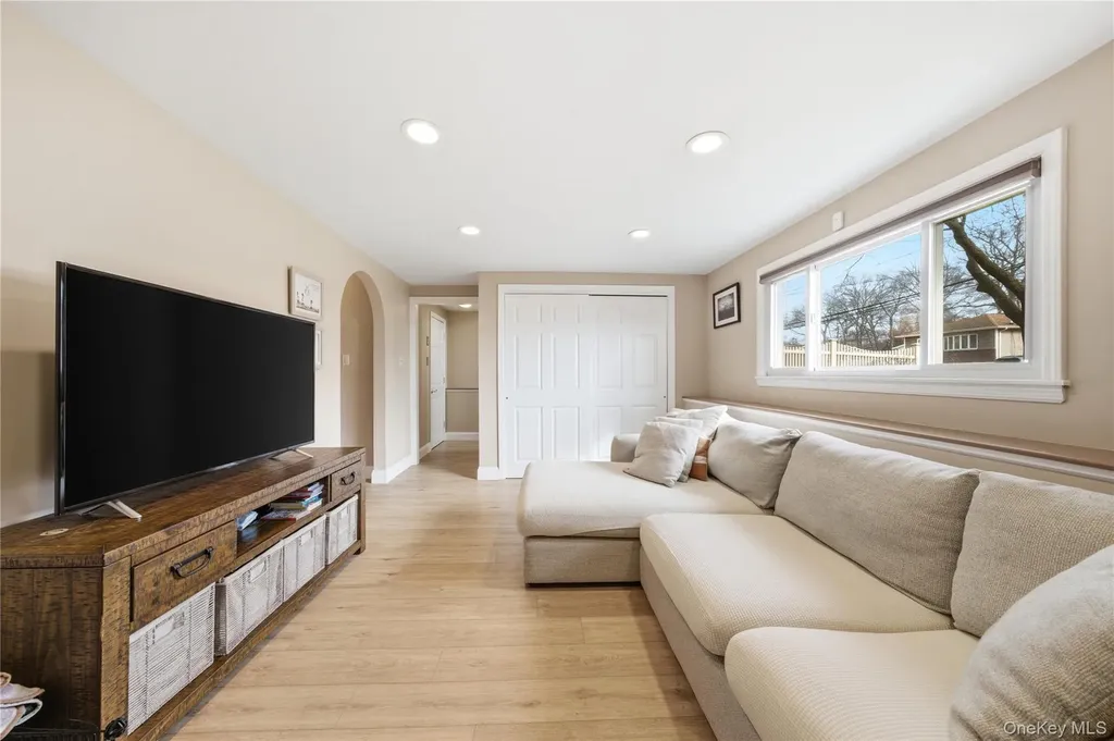 214 Ralph Avenue Babylon NY 11702