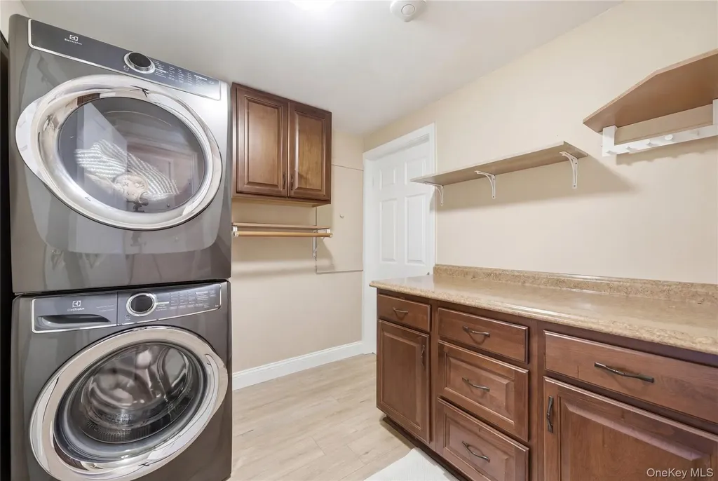214 Ralph Avenue Babylon NY 11702