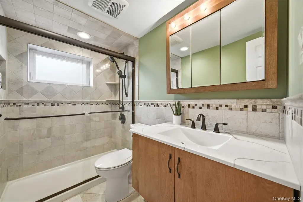 214 Ralph Avenue Babylon NY 11702