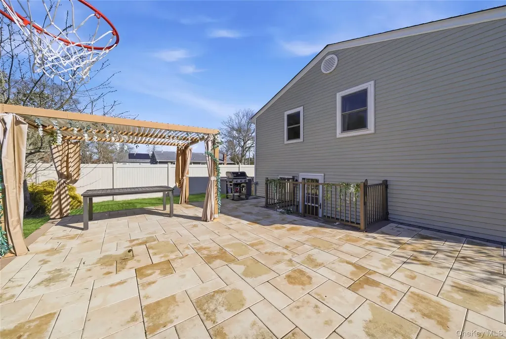 214 Ralph Avenue Babylon NY 11702