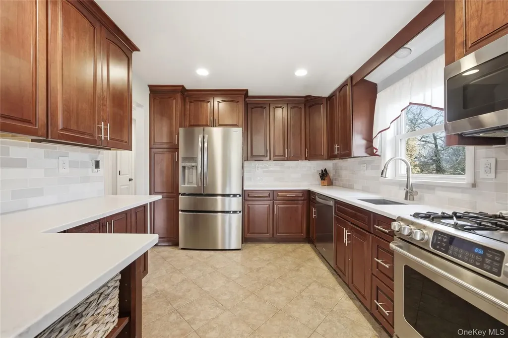 214 Ralph Avenue Babylon NY 11702
