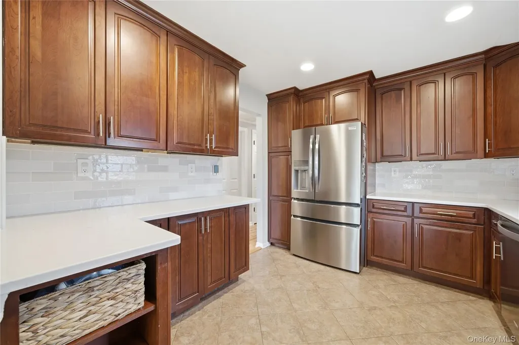 214 Ralph Avenue Babylon NY 11702
