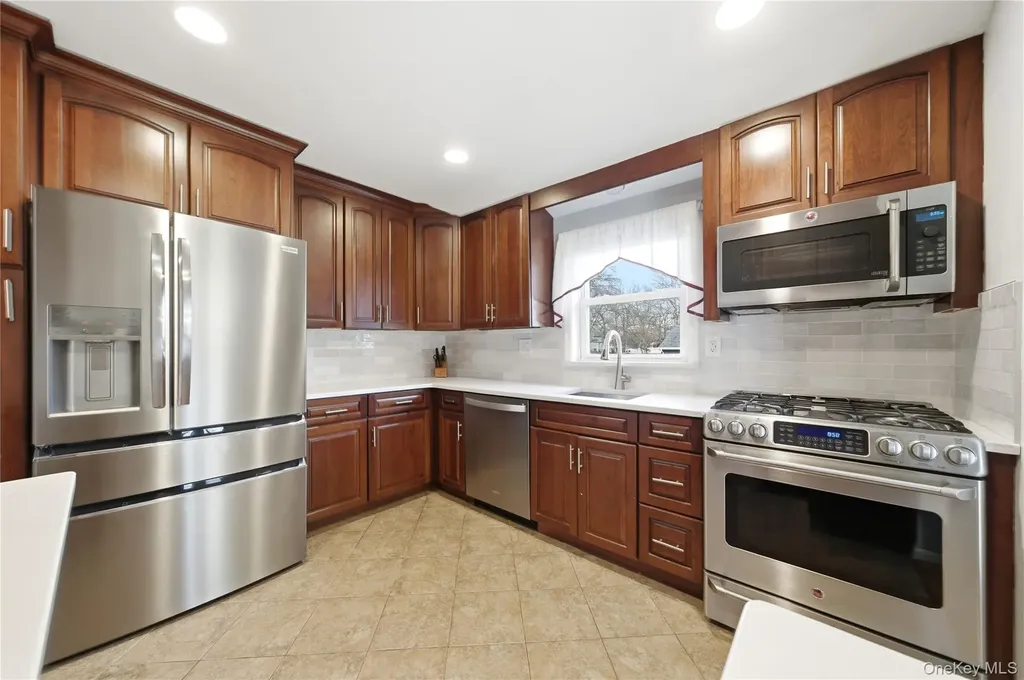 214 Ralph Avenue Babylon NY 11702