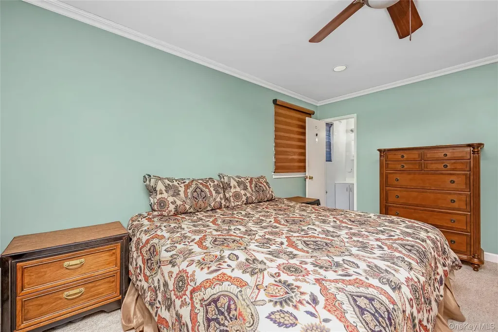 43 Maplewood Drive Plainview NY 11803