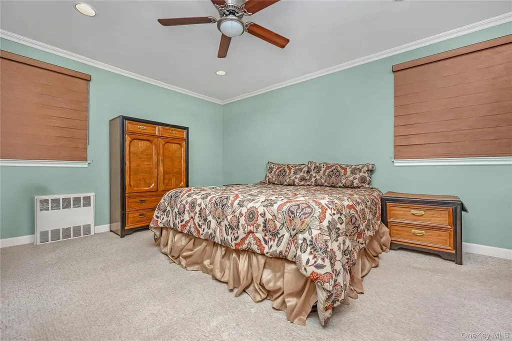 43 Maplewood Drive Plainview NY 11803