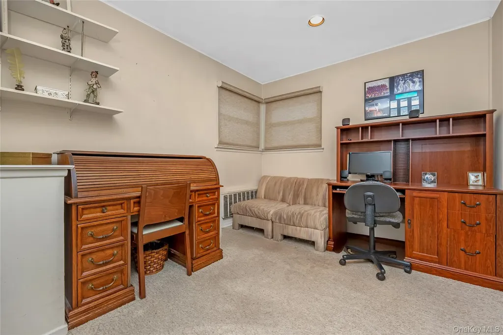 43 Maplewood Drive Plainview NY 11803