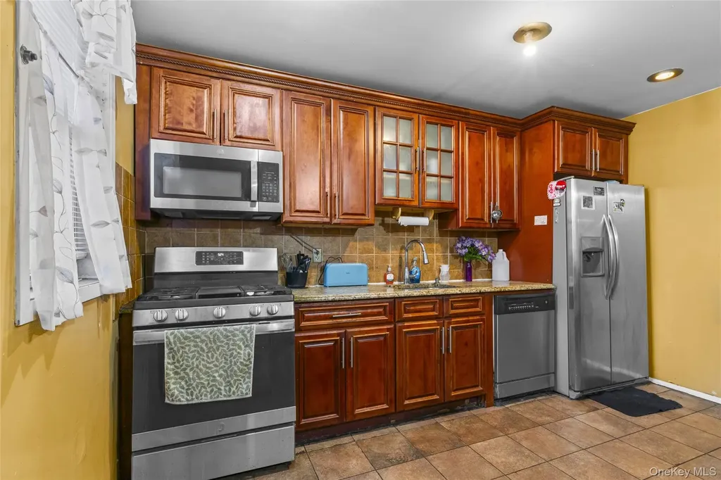 525 Alabama Avenue Brooklyn NY 11207